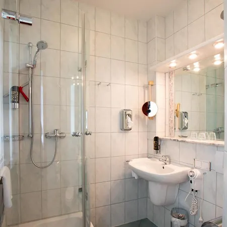 Apartment 2 Raum Kleiner Balkon